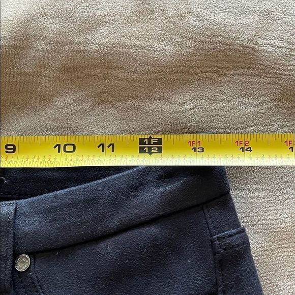 7 For All Mankind ankle cropped black legging with shine - Picture 10 of 10